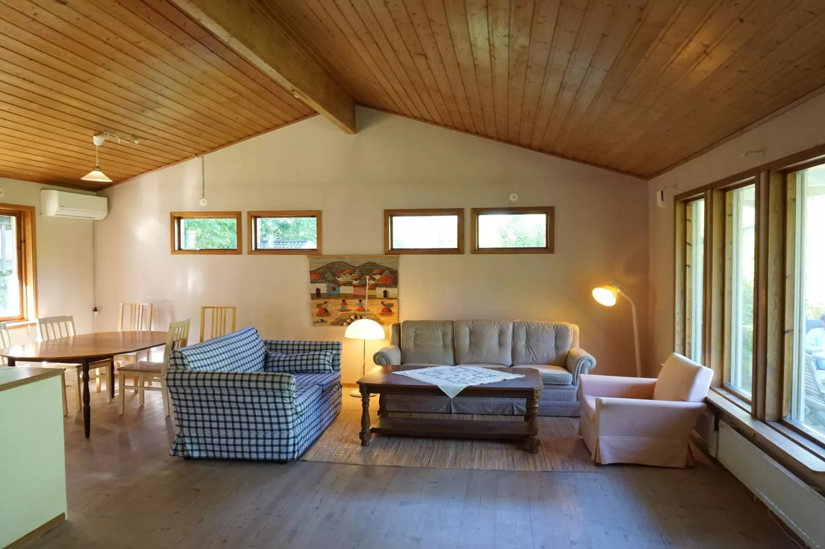 Peaceful Coastal Getaway on Oddo-Indoor