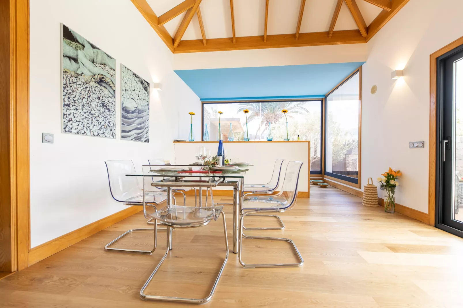 Villa B-Dining room