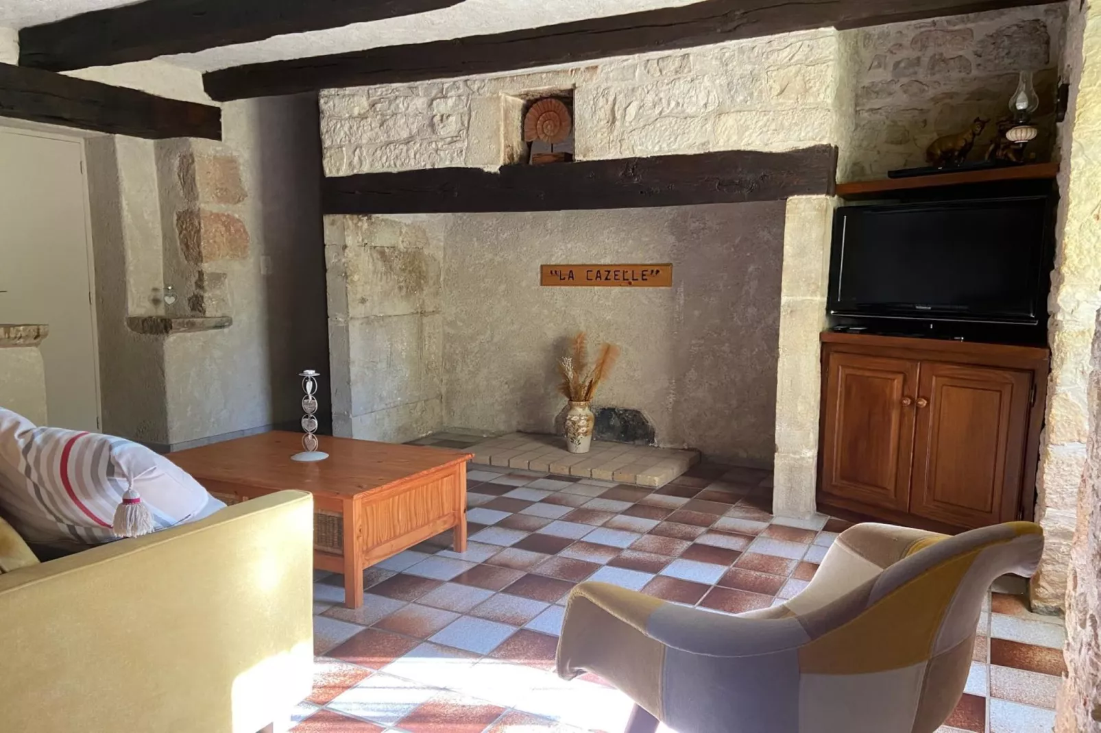 Muret-le-Château-Living room