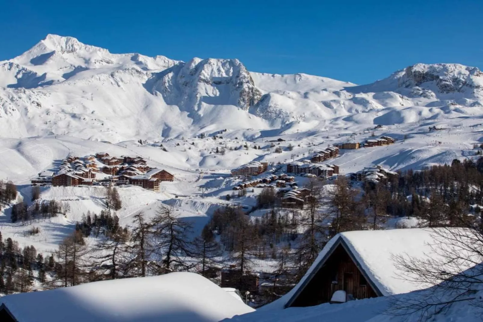 Résidence Prestige Front de Neige 4-Area within 20km in winter