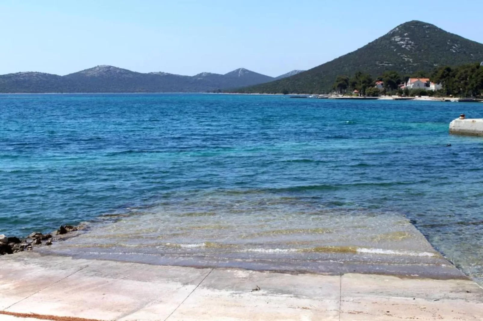 Corto Maltese-Areas within 1km in summer