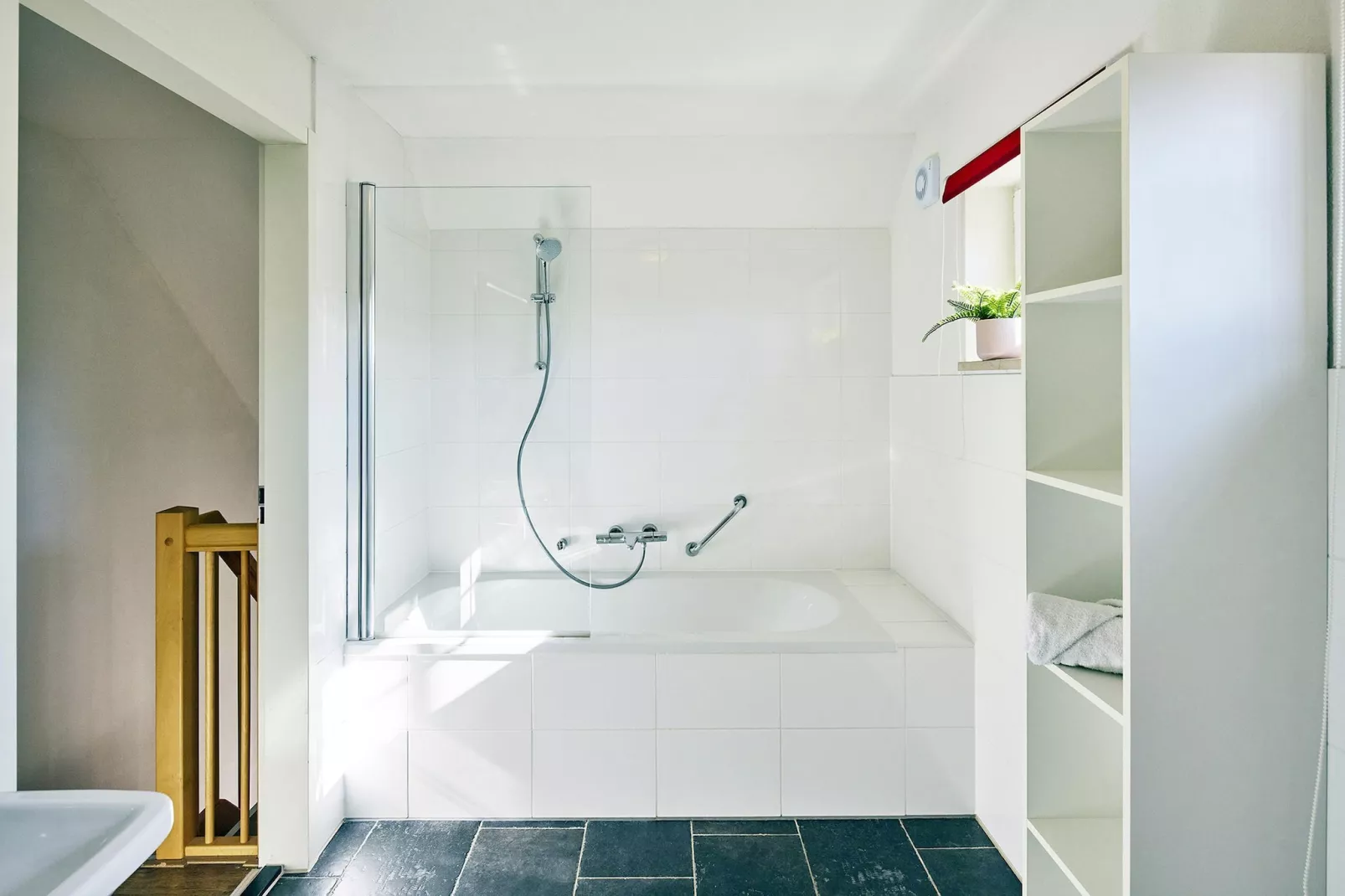 Buitenhof De Leistert 1-Bathroom