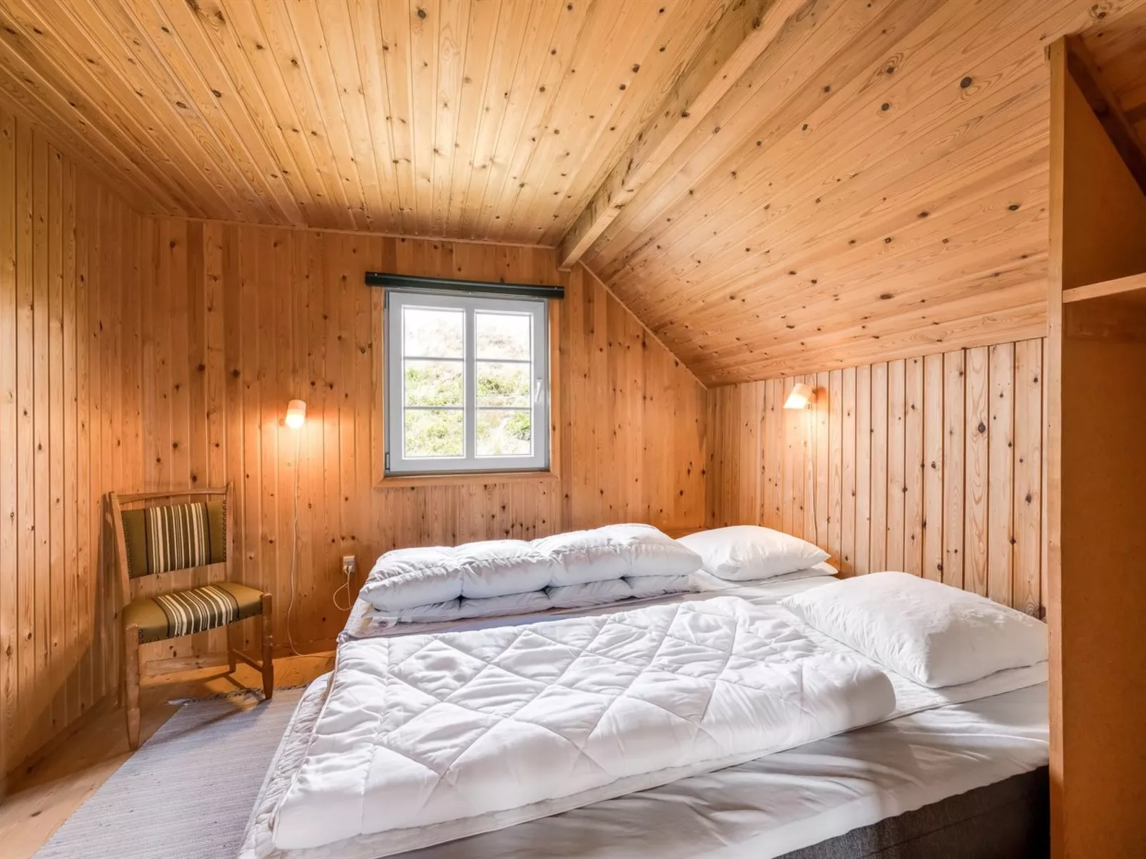 "Dina" - 200m to the fjord-Inside