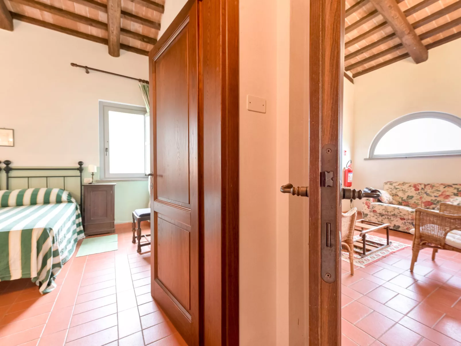 Casa dell'Arco-Inside