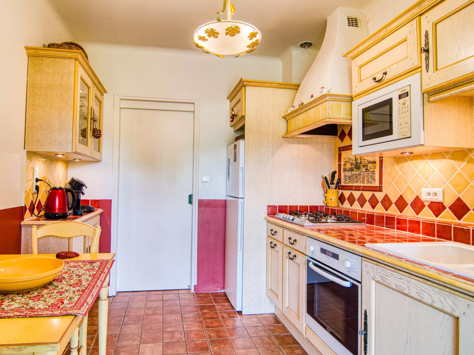 Le Clos des Oliviers-Inside