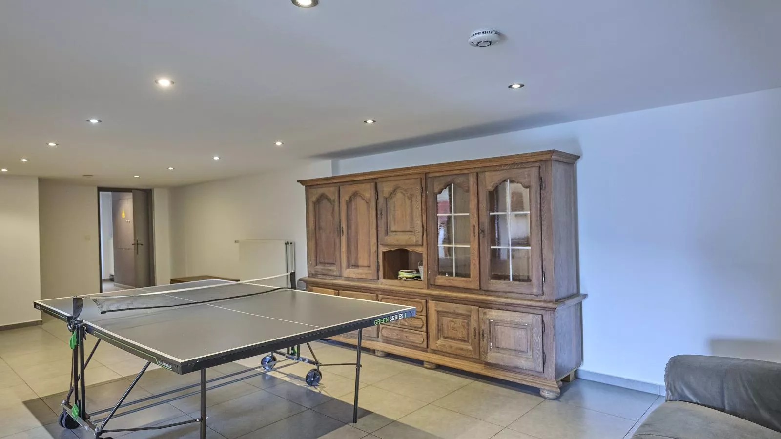 Devant les Thiers-Recreation room