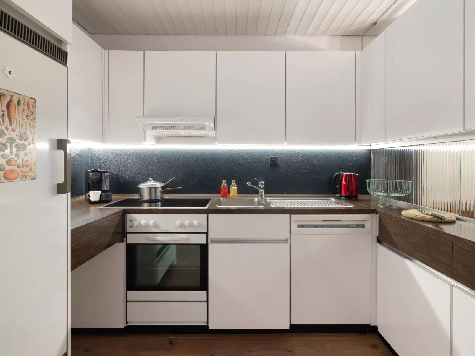 Verbena Apt 4-Inside