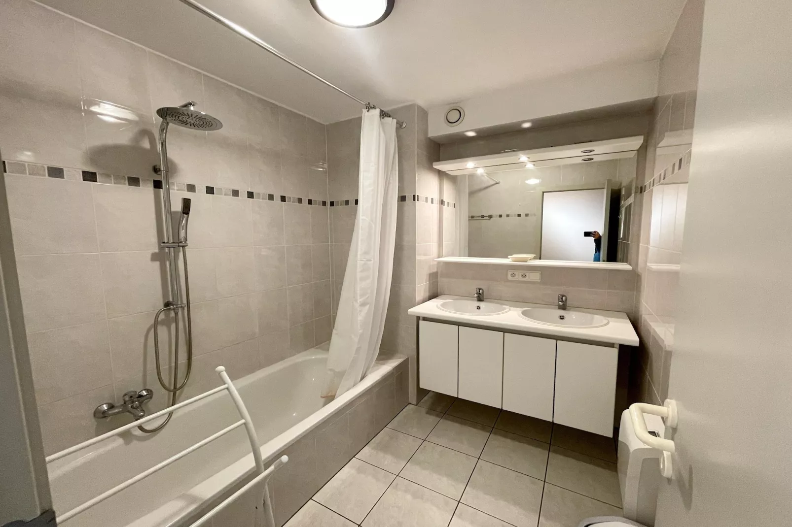 MISTRAL 0401-Bathroom