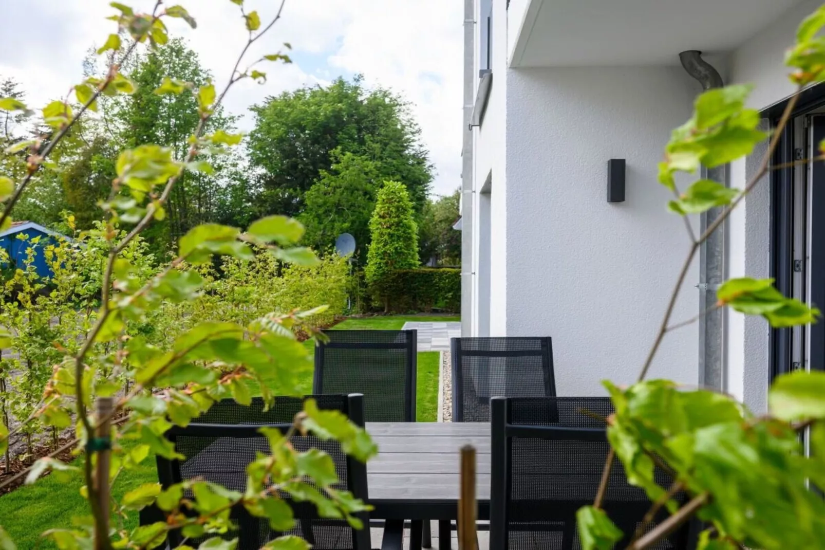 453212-Terrace balcony