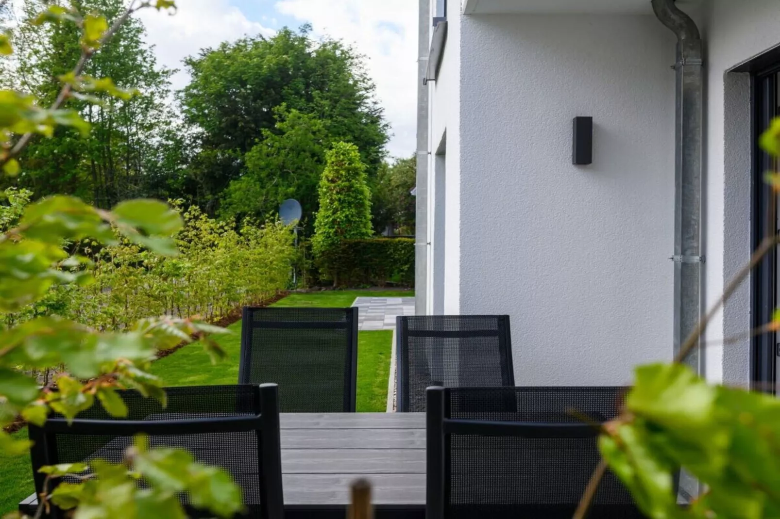 453224-Terrace balcony