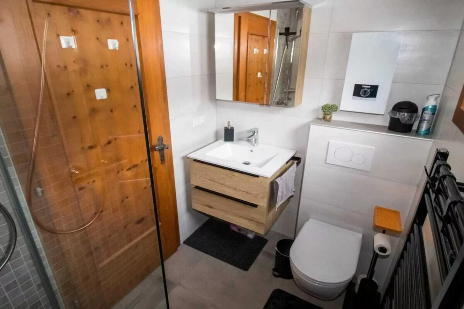 464651-Bathroom
