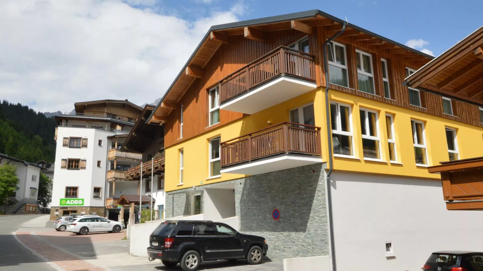 Emma Top 1-Exterior summer
