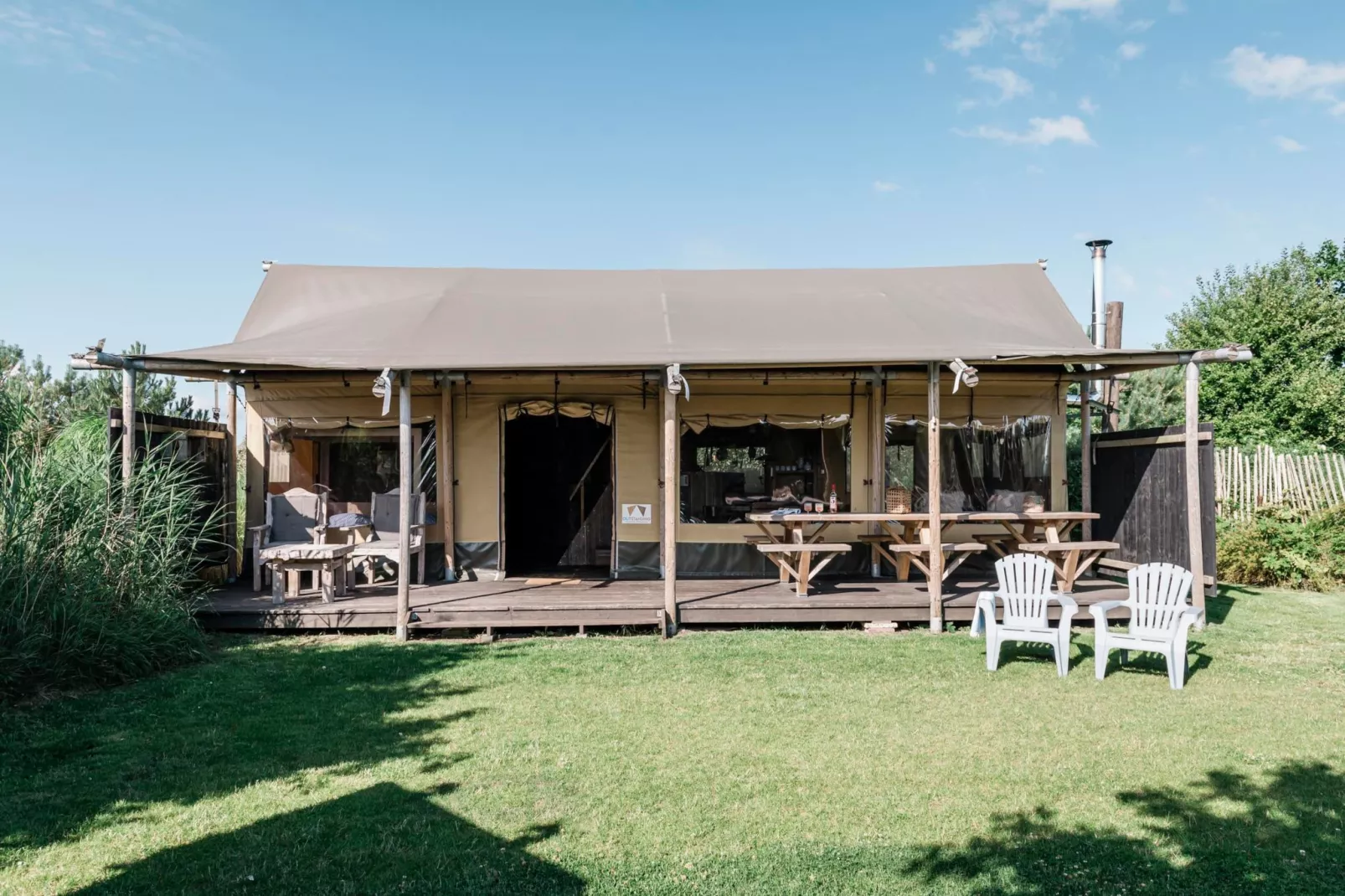 Wood Lodge Luxe - Duynpark-Exterior in summer