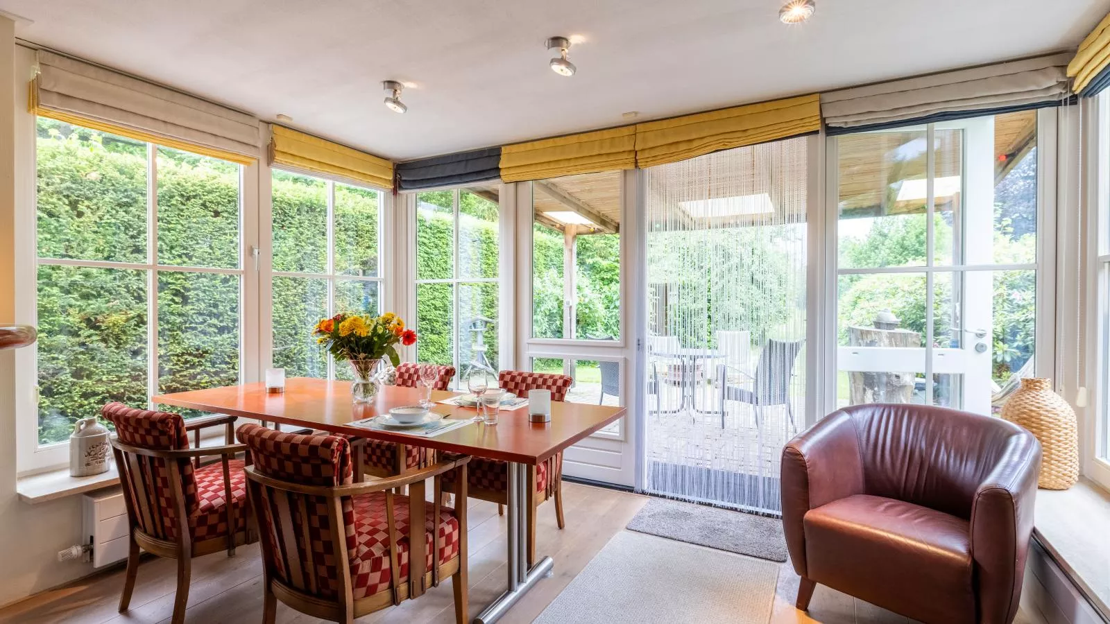 Wellnesshuisje Kalheupink-Dining room