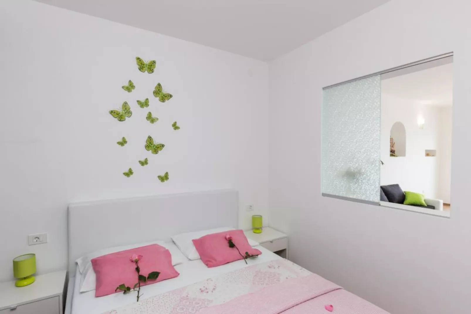 Apartment Manuela - One-Bedroom Apartment with Balcony and Sea View-Bedroom