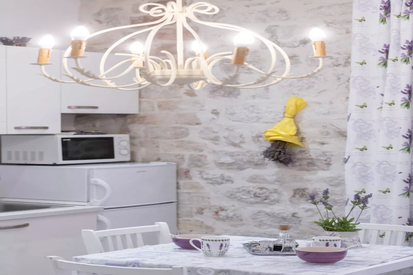 L & L Old Town Apartments - One bedroom Apartment (Lavander)-Kitchen