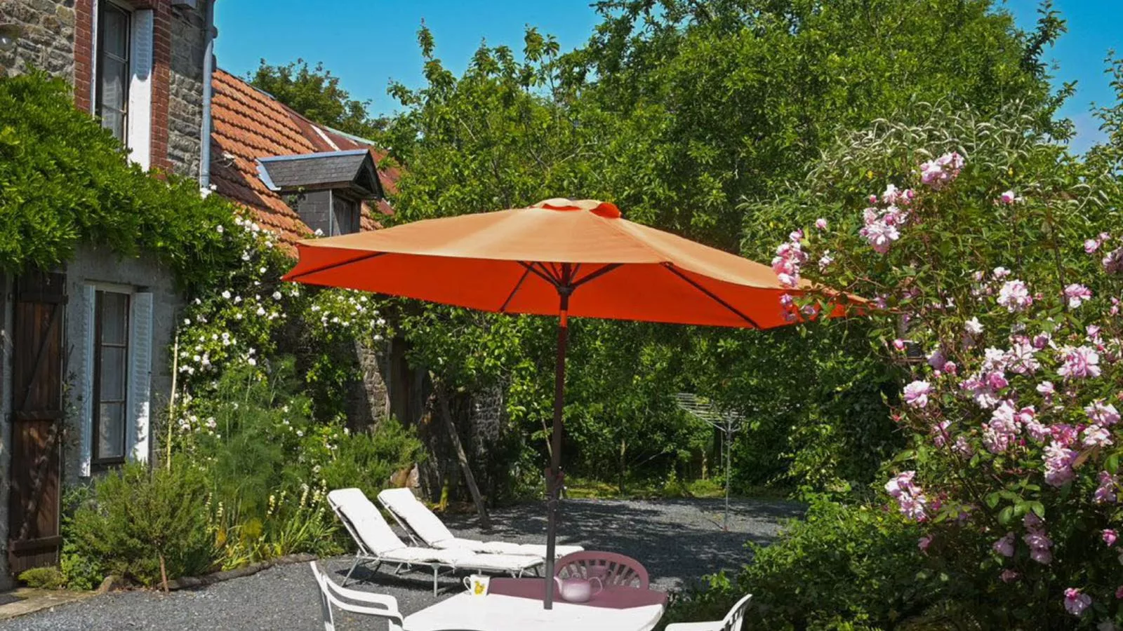 Gite Le Chevalier-Gardens summer