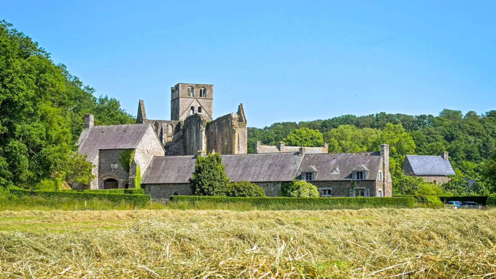 Gite Le Chevalier-Areas summer 5km