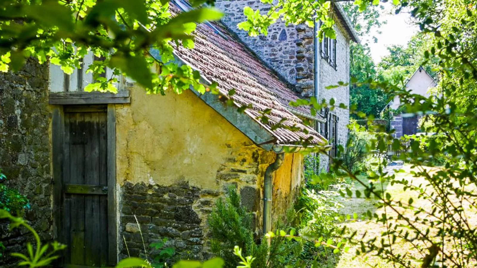 Gite Le Chevalier-Gardens summer