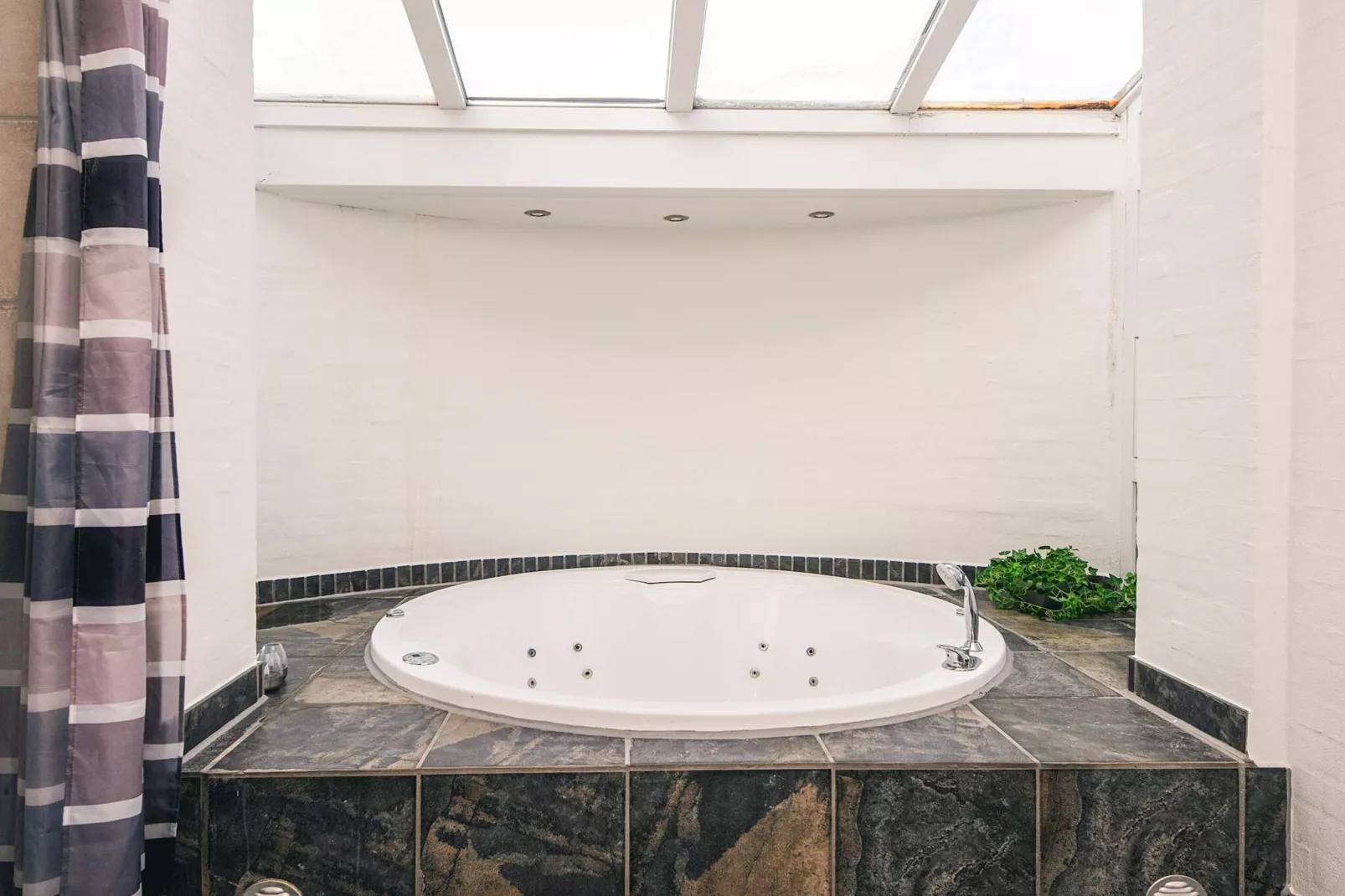 Luxury Panoramic Cottage in Rindby-By Traum-Spa