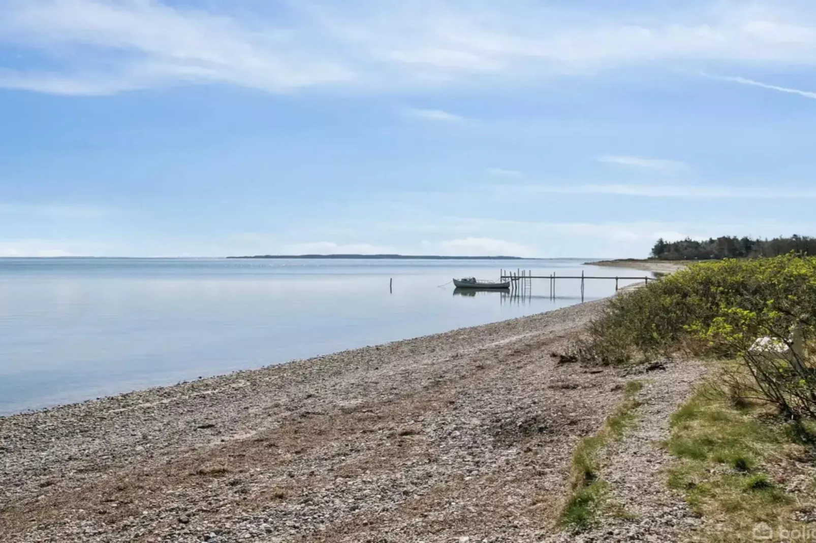 Tranquil Waterfront Retreat-By Traum-Water view