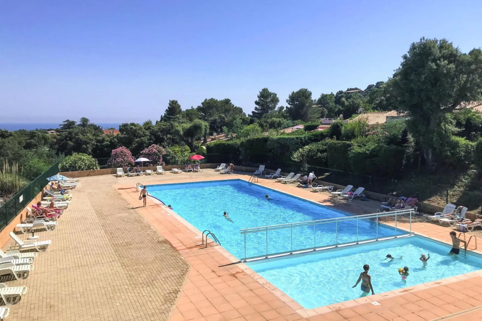 Reihenhaus in La Croix-Valmer-Swimming pool
