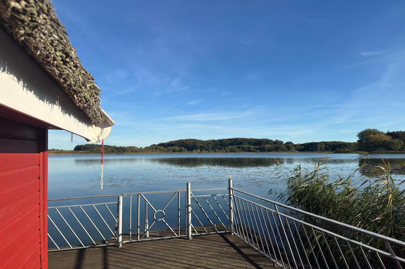 Bootshaus direkt am See mit eigenem Steg