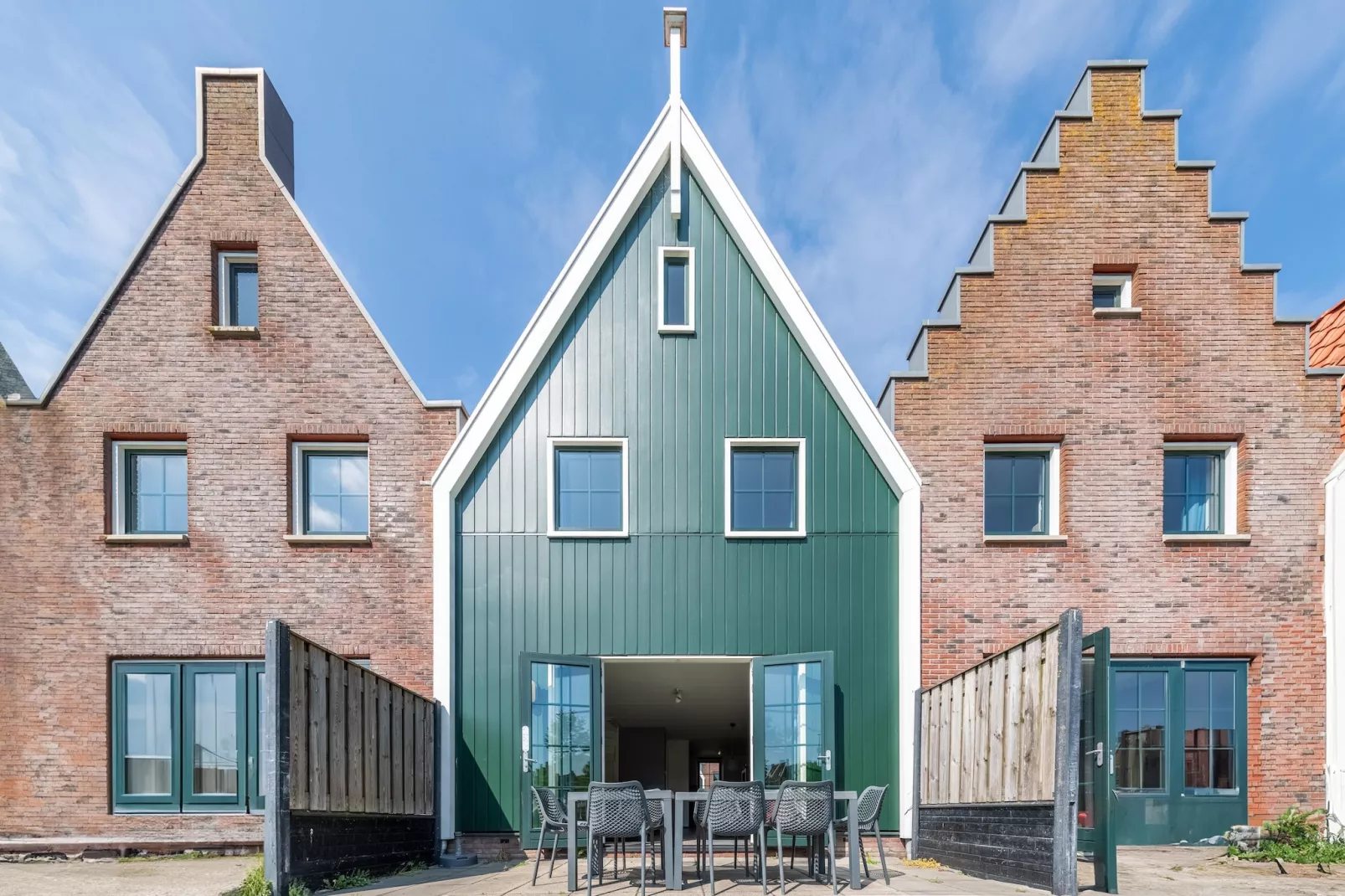 Marinapark Volendam 3-Exterior in summer