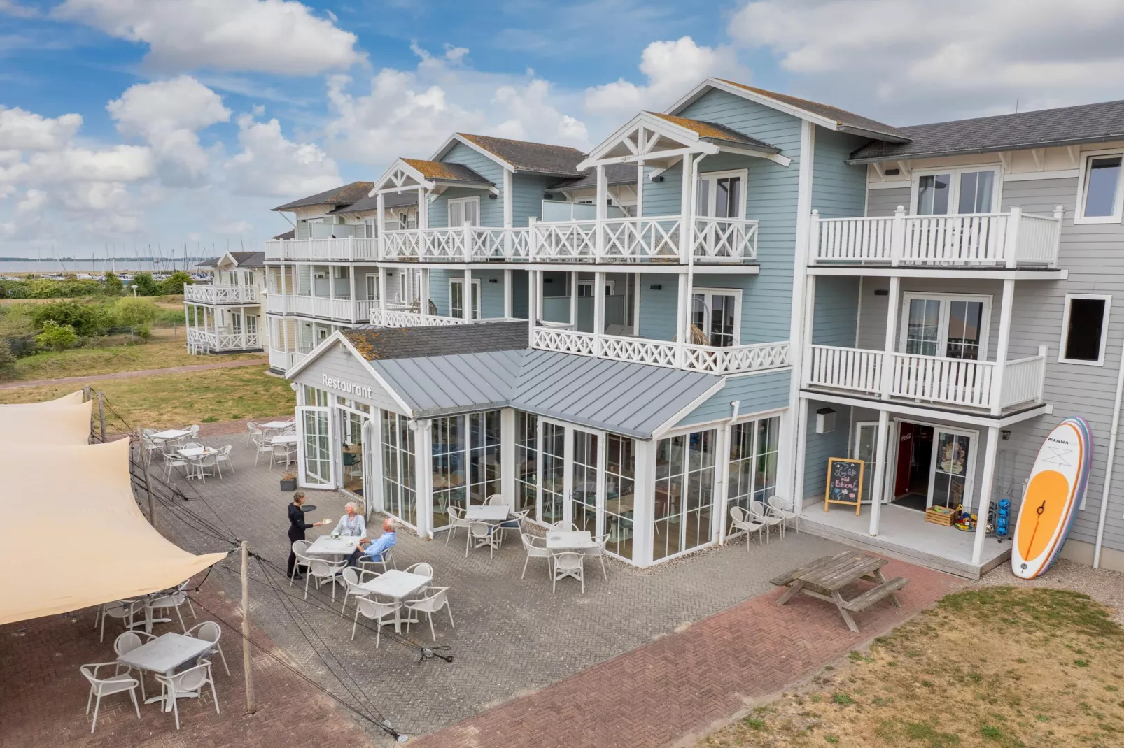 Cape Helius 22-Exterior in summer