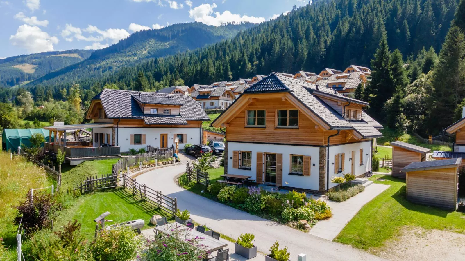 Donnersbach Lodge-Exterior in summer