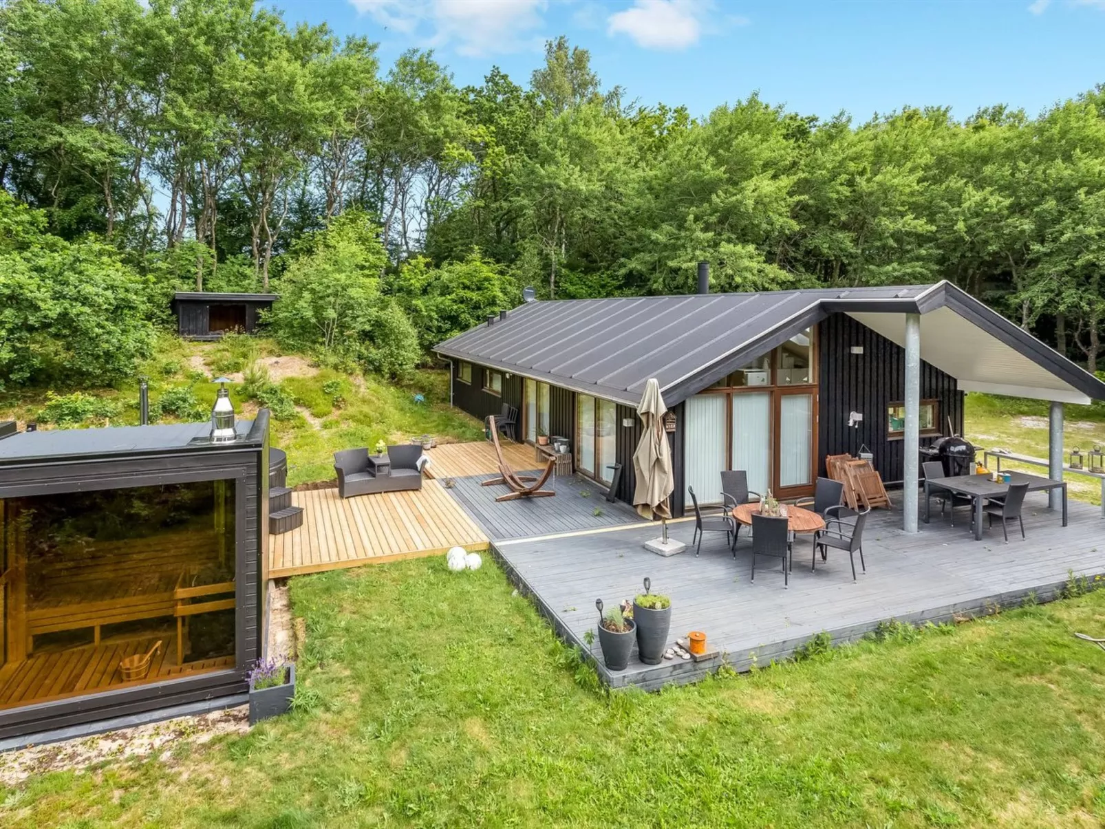 "Thorine" - 750m from the sea