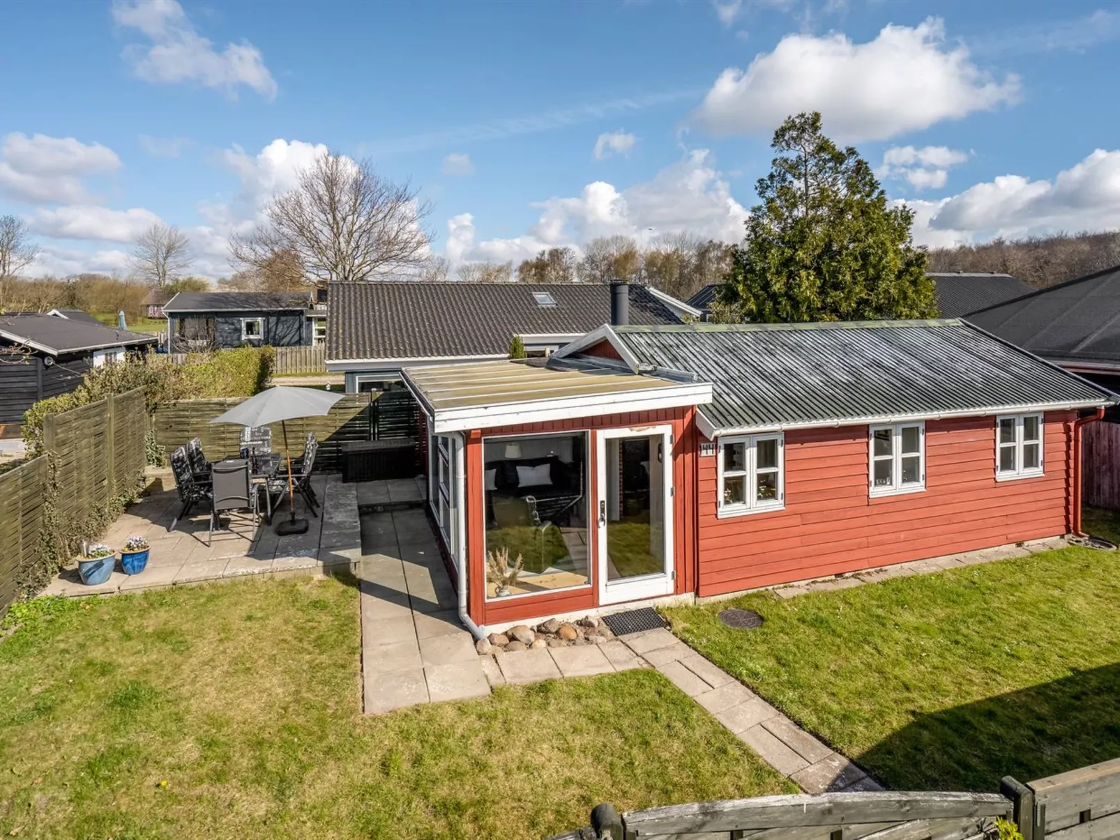 "Loella" - 35m from the sea