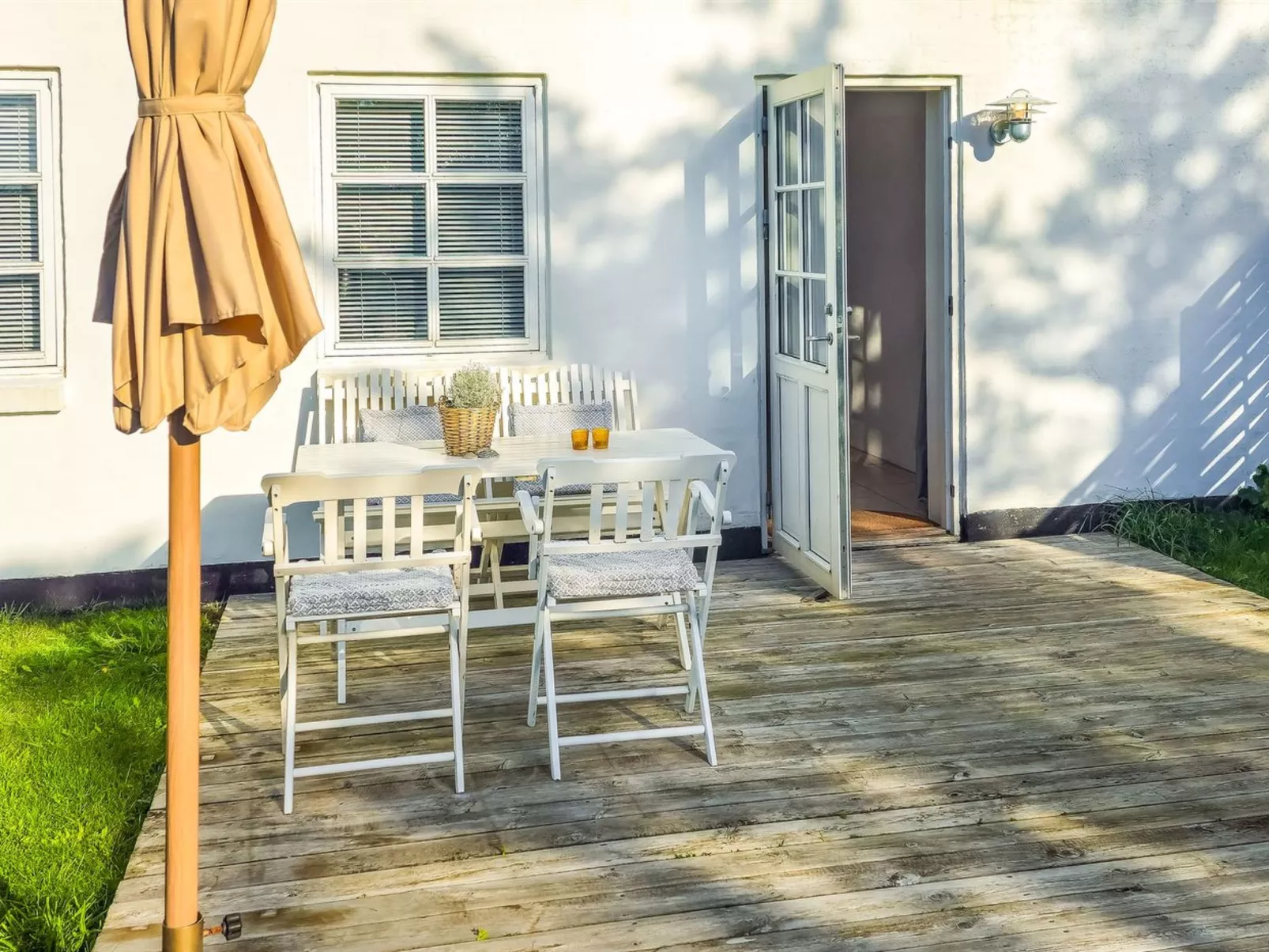 "Elef" - 2.0km from the sea