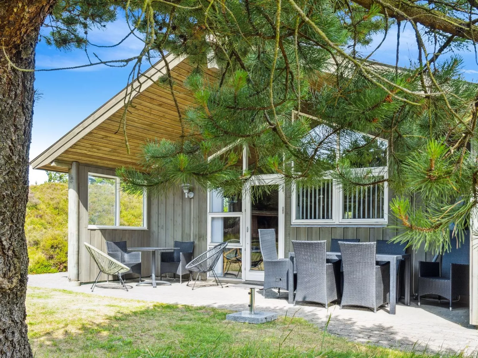 "Erlinda" - 3.1km from the sea