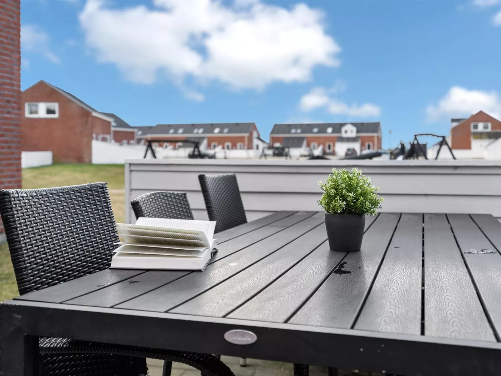 "Iffuer" - 2.3km from the sea