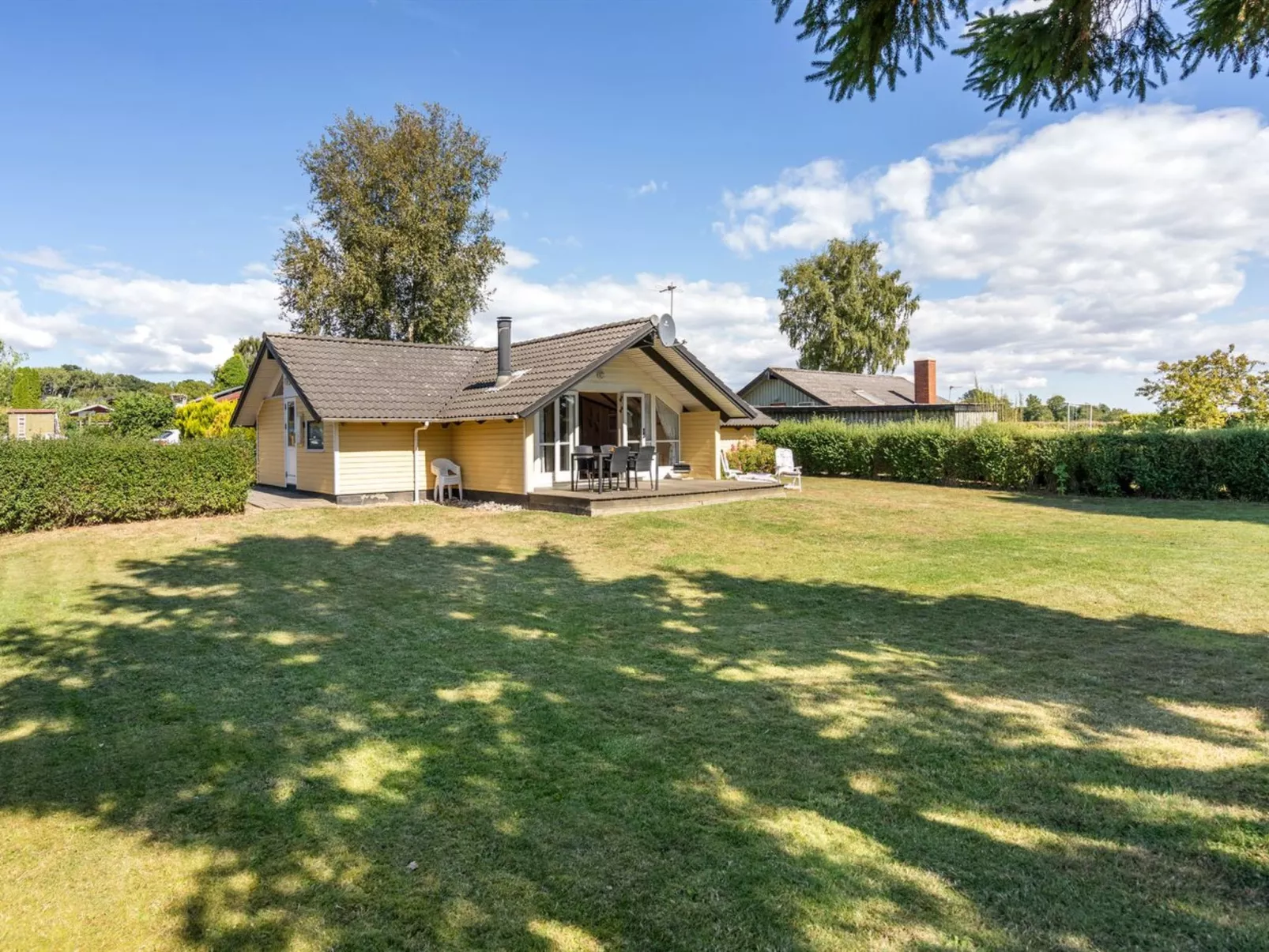 "Annelore" - 400m from the sea