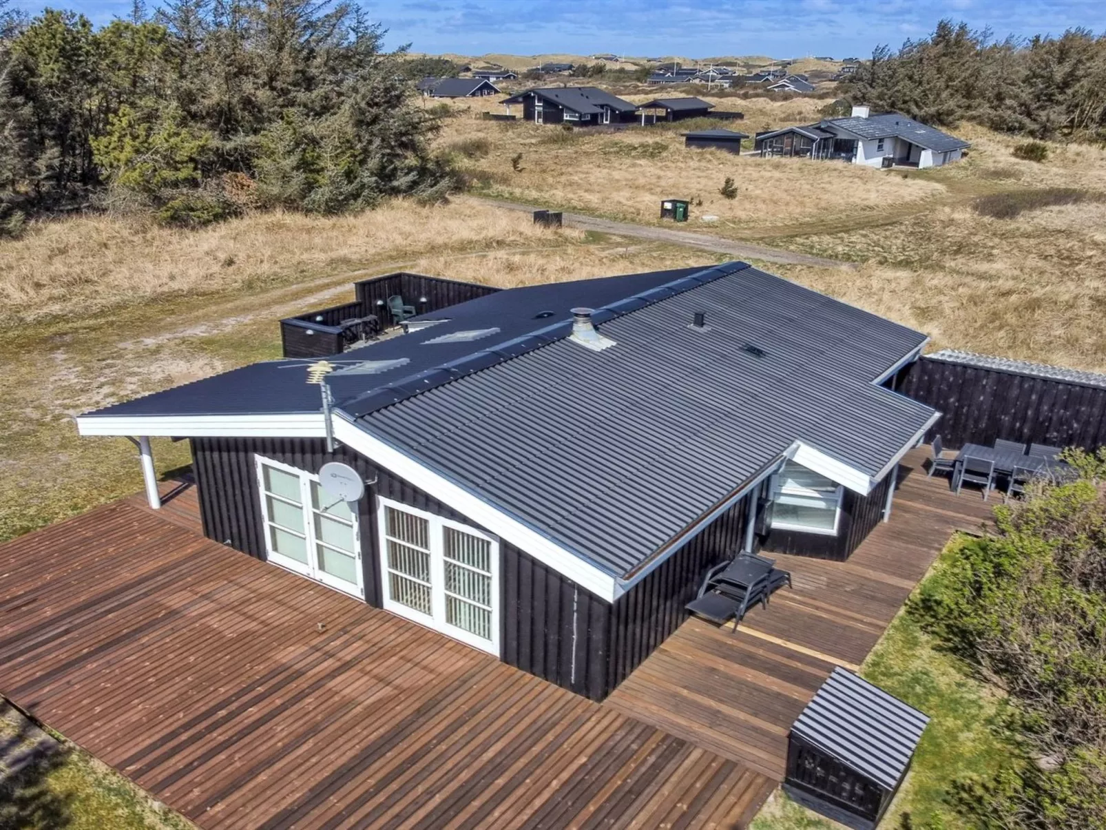 "Nienke" - 700m from the sea