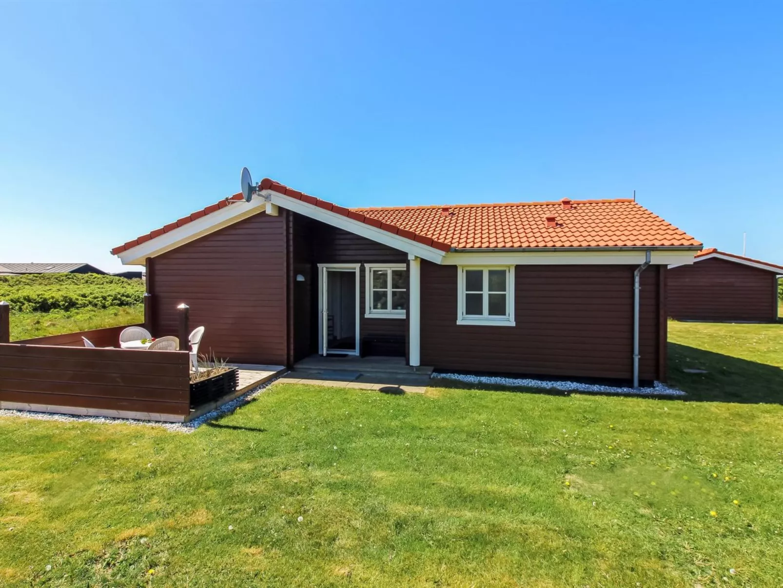 "Armgard" - 300m from the sea