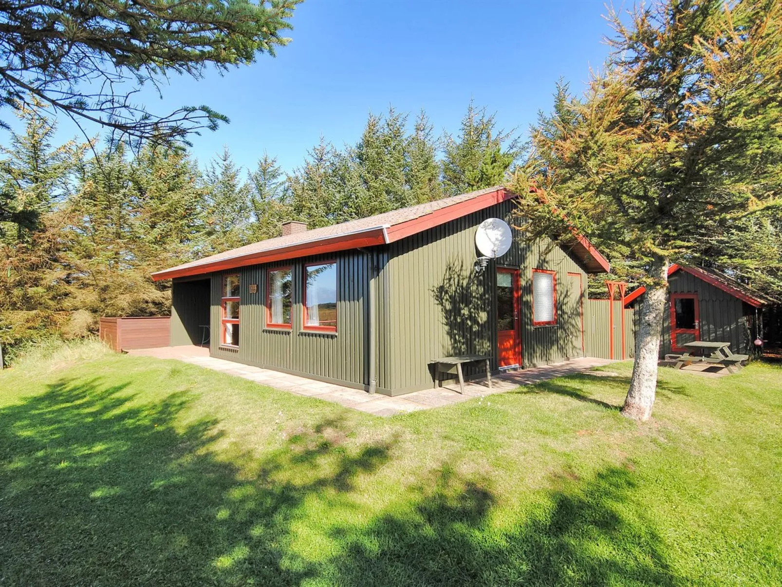 "Neven" - 900m from the sea