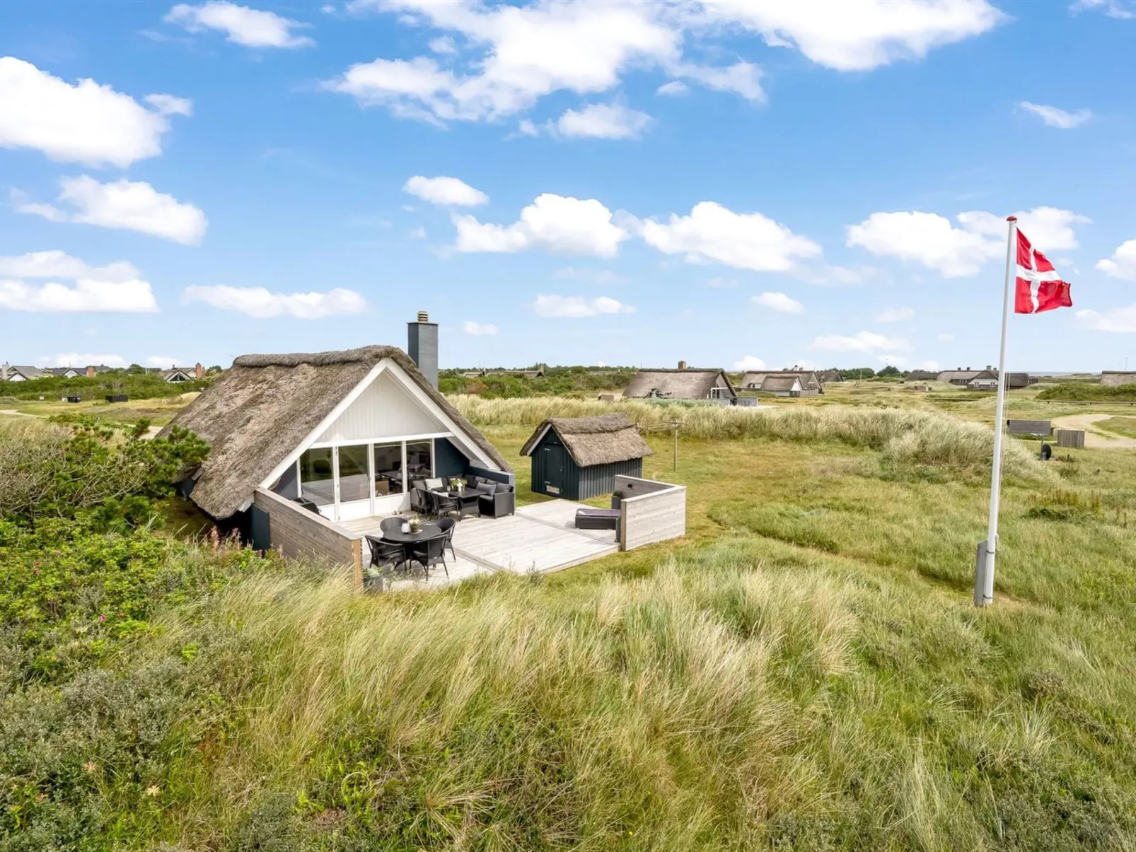 "Hen" - 400m from the sea