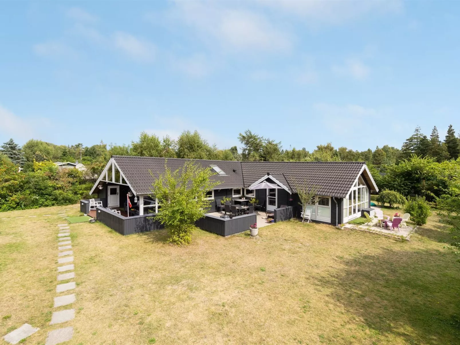 "Zelda" - 300m from the sea