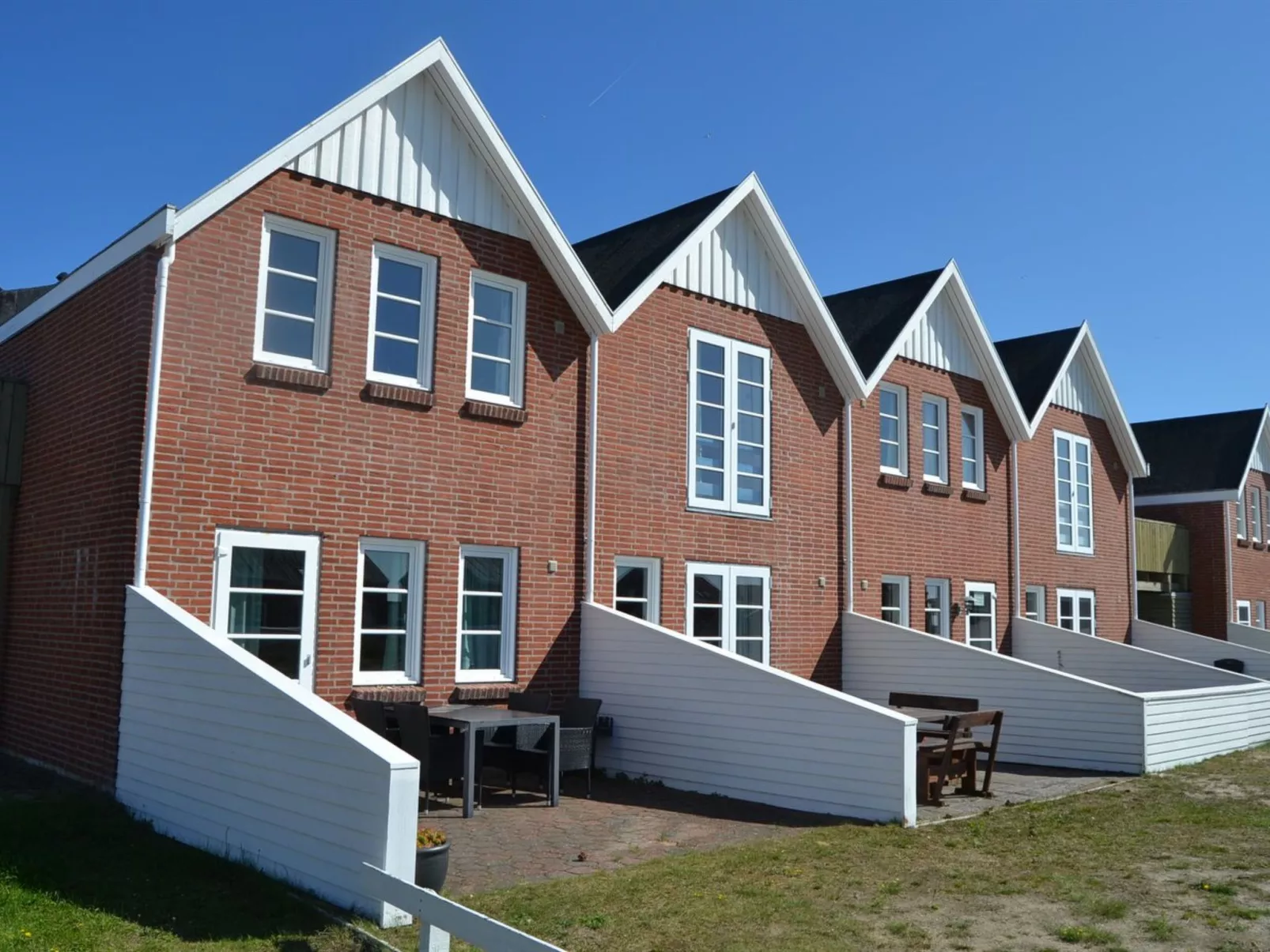 "Lorenz" - 2.3km from the sea