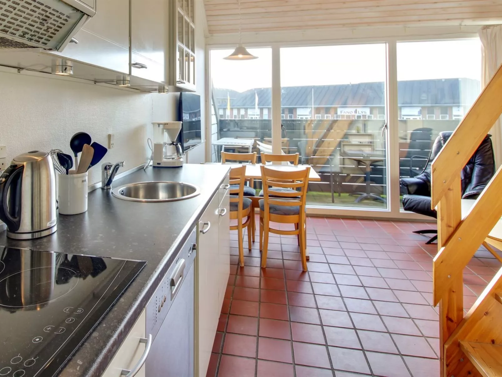 "Ronia" - 100m from the sea