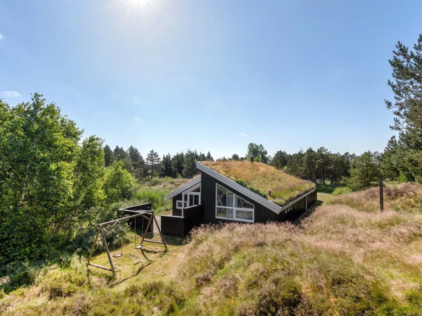 "Thera" - 2.8km from the sea