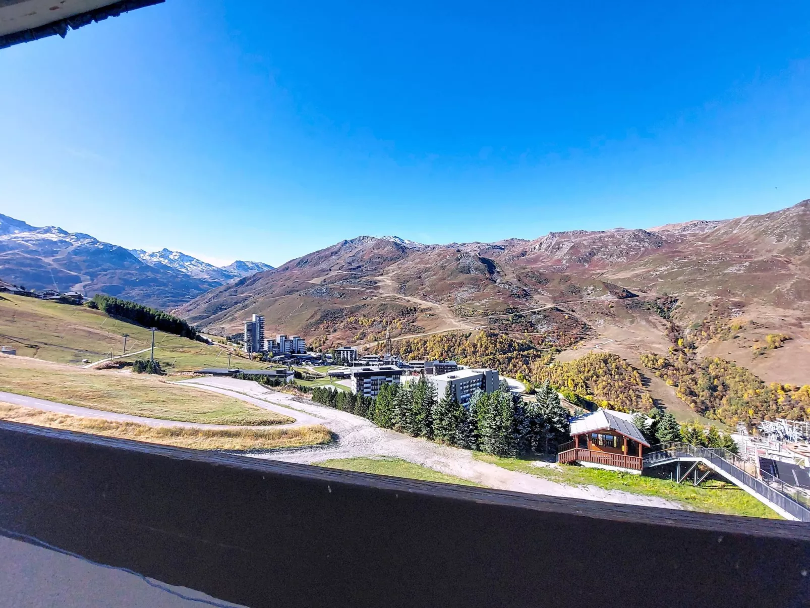 Brelin Evons 401-Draußen