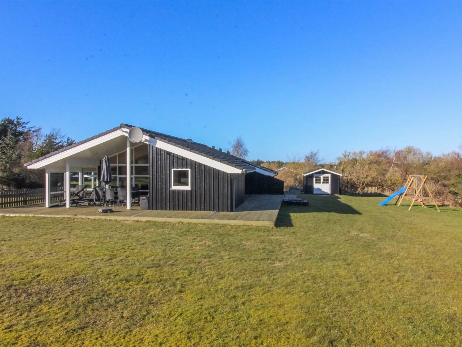 "Nynke" - 600m from the sea