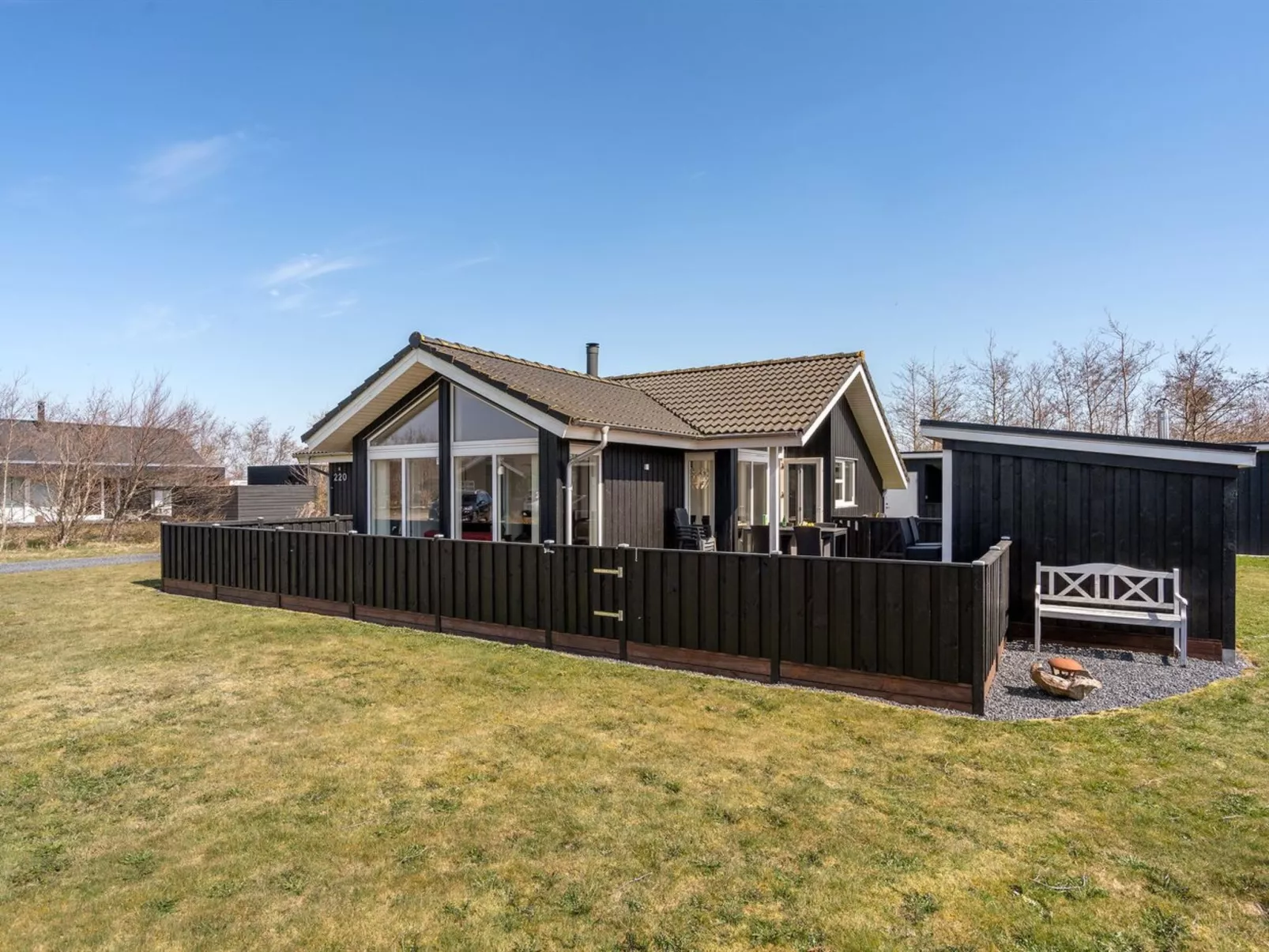 "Dorithea" - 3.5km from the sea