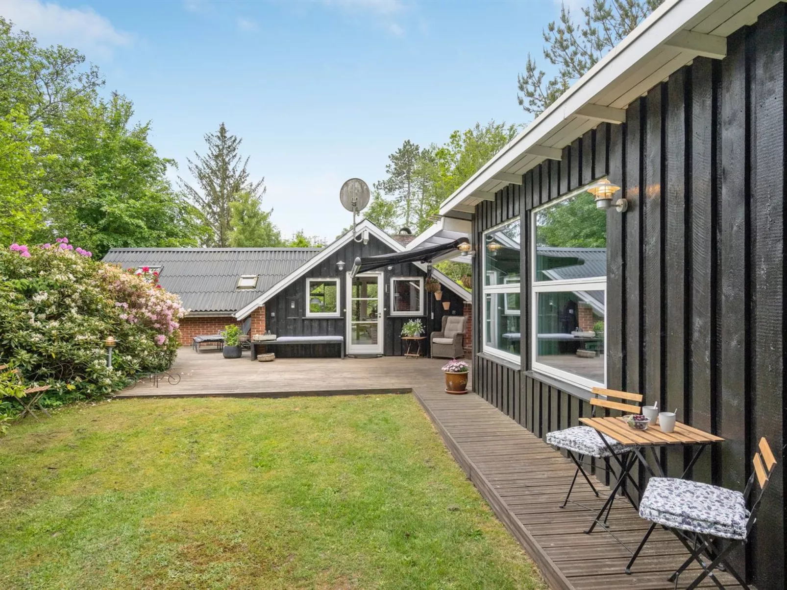 "Yonna" - 400m from the sea