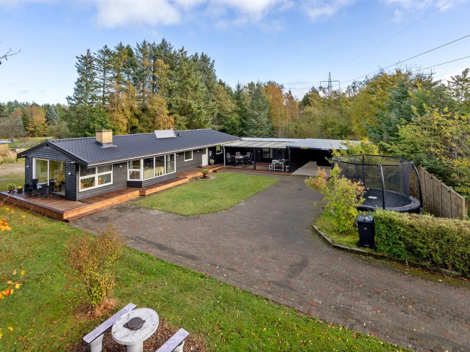 "Alida" - 1.1km from the sea