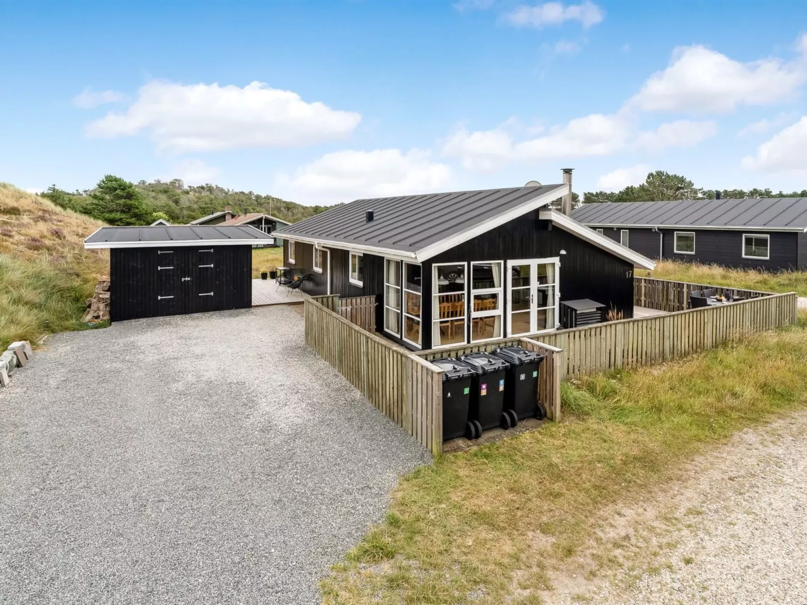 "Melanie" - 950m from the sea